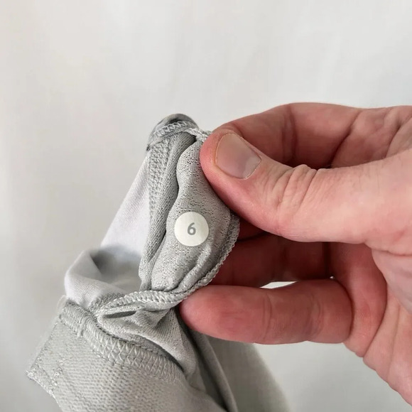 Lululemon Tank Sports Bra Women's 6 Grey Floral Pull On Lightweight Unpadded - Picture 8 of 8